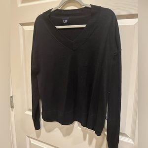 GAP lightweight soft v-neck sweater size L